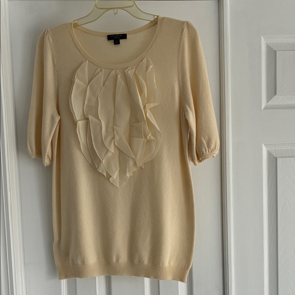 Ann Taylor Cream 100% Cashmere Ruffle Detail Sweater Size M